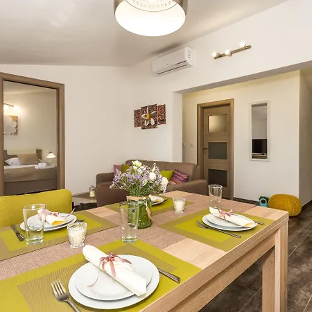 Rusula شقة Rudine (Kastela)