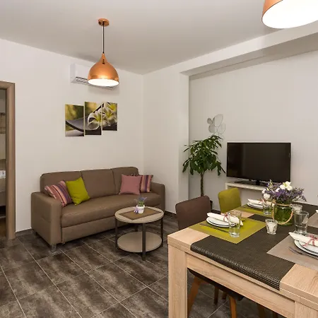 Rusula Kaštel Novi
