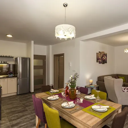 Rusula Apartmán Kaštel Novi