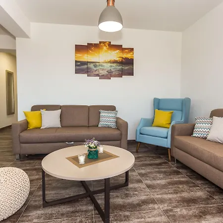 Rusula Apartment