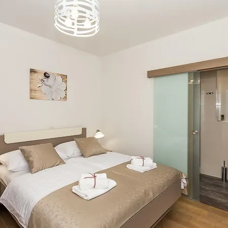 Apartment Rusula Rudine (Kastela)