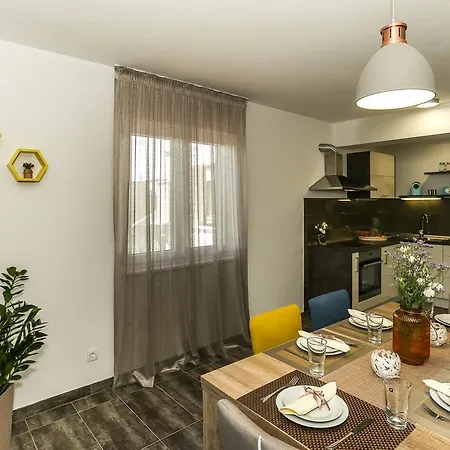 Rusula Apartment