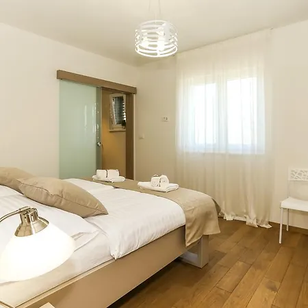 Apartment Rusula Rudine (Kastela)