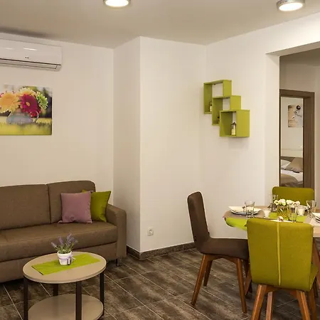 Rusula * Kaštel Novi