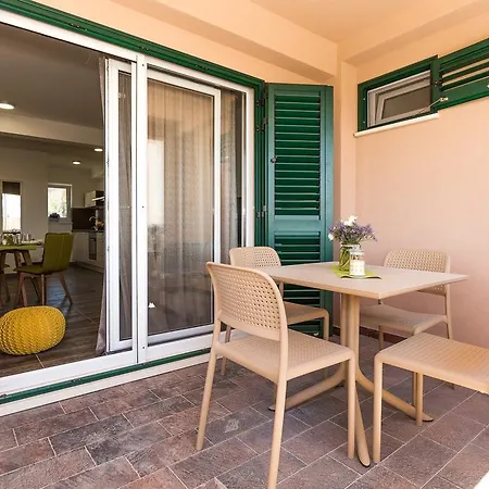Apartment Rusula Rudine (Kastela)