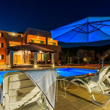 Apartment Rusula Rudine (Kastela)