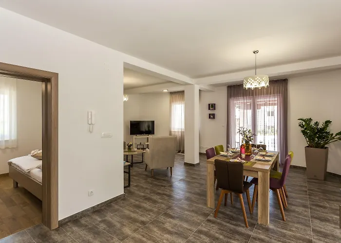 Apartman Rusula Rudine (Kastela)